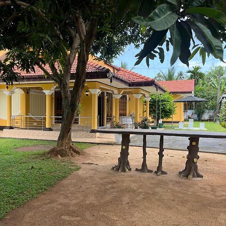 Rehara Villa Marawila Esterno foto