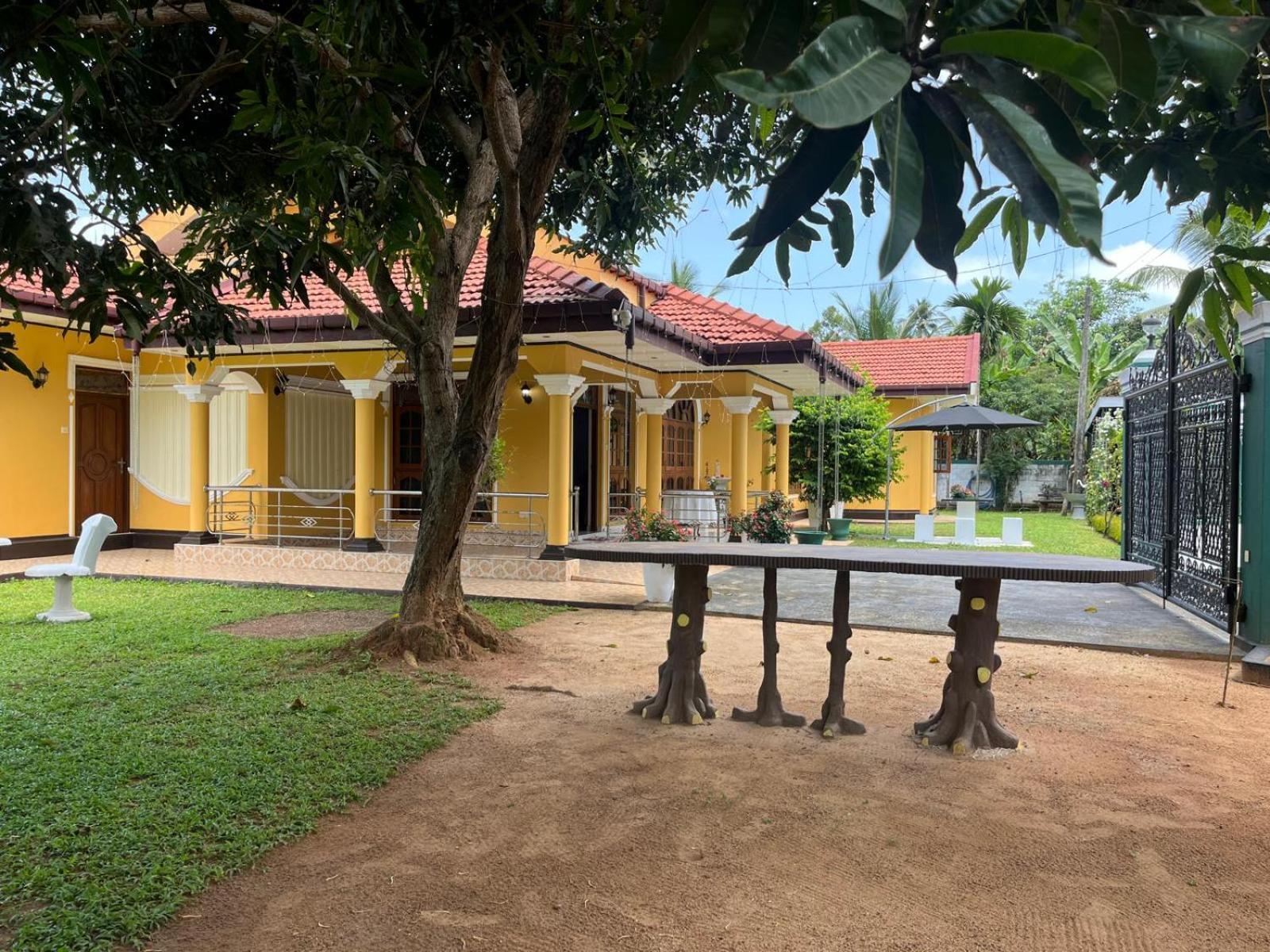 Rehara Villa Marawila Esterno foto
